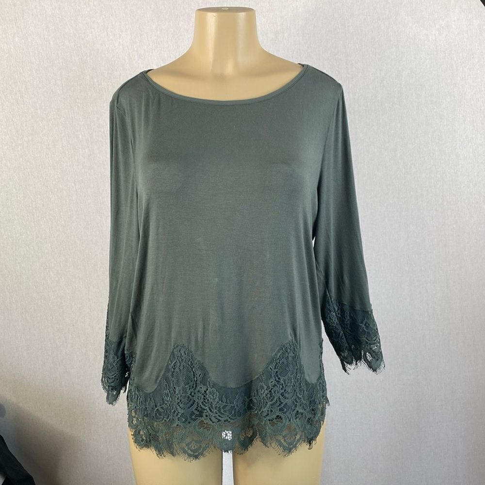 WHBM Women’s Olive 3/4 sleeve lace tee. New With Tags. Sz Large.